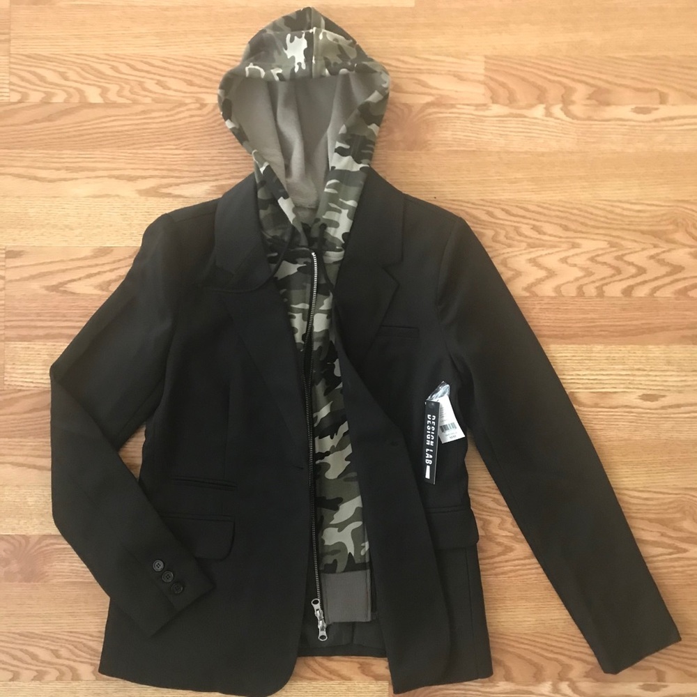 NWT Design Lab Black Blazer w/camouflage size M